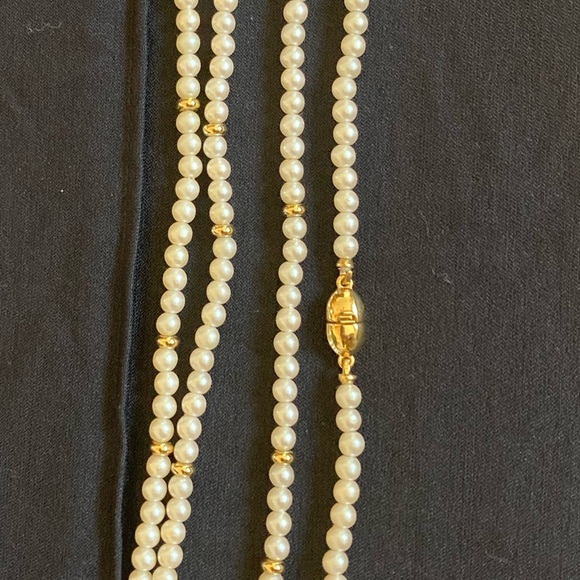 VINTAGE MONET Pearls 33” long with GOLD Plated accents STATIONS. - Picture 3 of 4